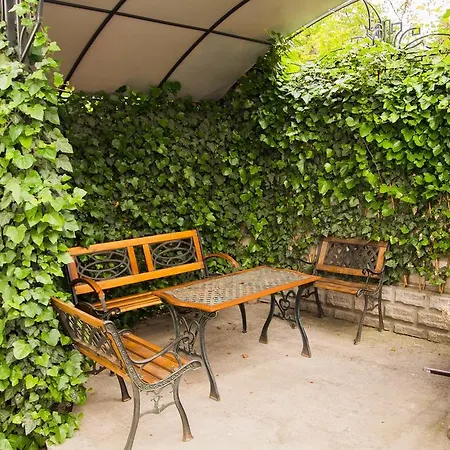Aparthotel Yuzhniy Dvorik *