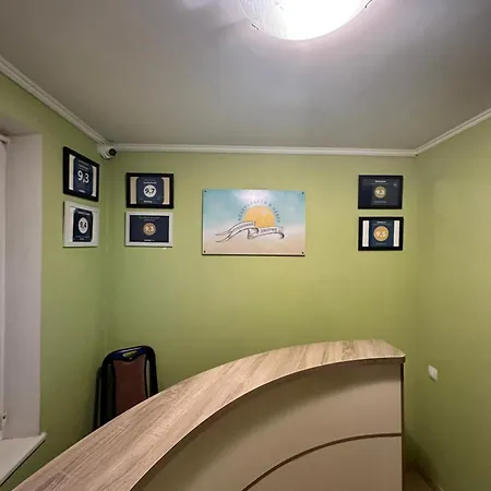 Yuzhniy Dvorik מלון דירות אודסה