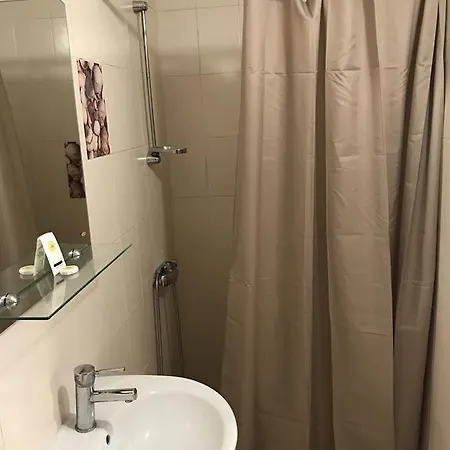 Yuzhniy Dvorik 3* אודסה